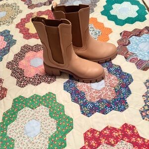 Ladies fashion boots